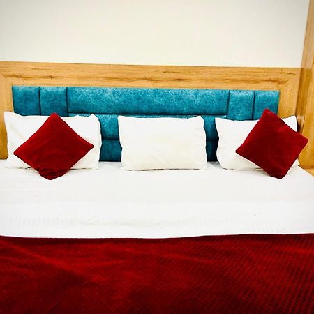Hotel Raj - Near Railway Station ハリドワール エクステリア 写真